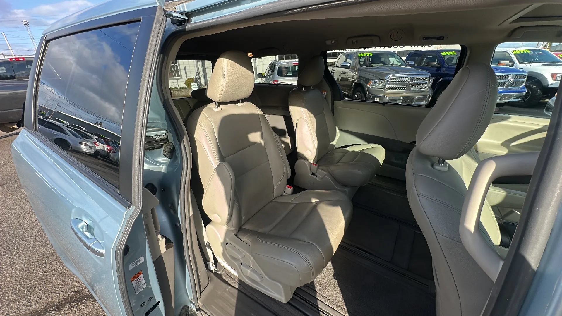 Used 2017 Toyota Sienna XLE Premium AWD/4WD image 13