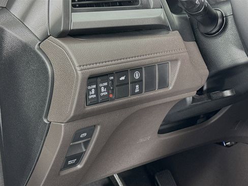 Certified 2024 Honda Odyssey EX-L image 10