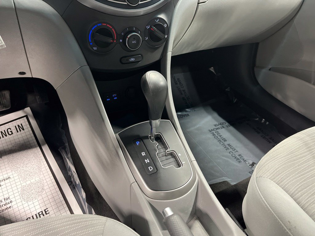 Used 2015 Hyundai Accent GLS FWD image 24