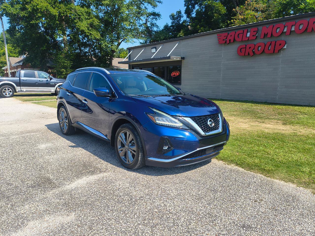 Used 2020 Nissan Murano Platinum w/ Cargo Package FWD image 2