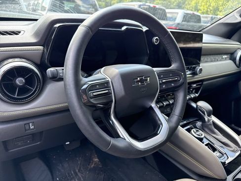 Used 2024 Chevrolet Colorado ZR2 w/ ZR2 Convenience Package III AWD/4WD image 10