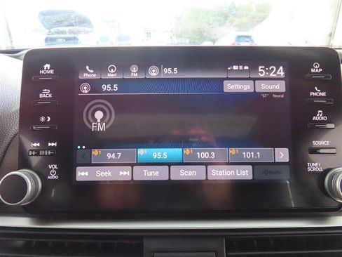 Used 2018 Honda Accord Touring image 22