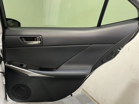 Used 2018 Lexus IS 300 image 18