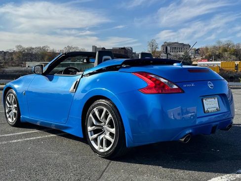 Used 2010 Nissan 370Z Touring image 9