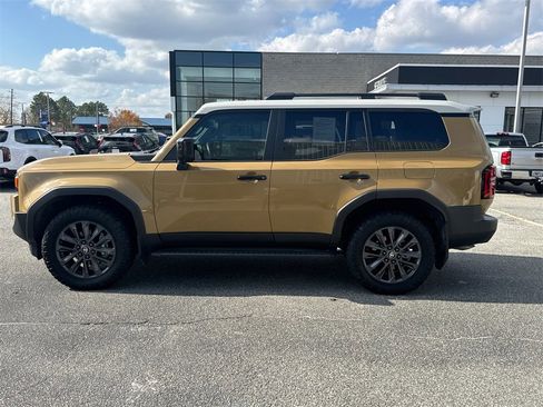 Used 2024 Toyota Land Cruiser image 6