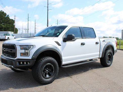 Used 2018 Ford F150 Raptor w/ Equipment Group 801A Mid AWD/4WD image 2