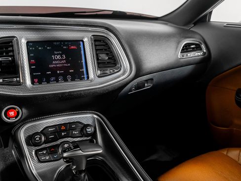 Used 2015 Dodge Challenger SRT Hellcat image 30