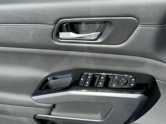 New 2026 Nissan Pathfinder SL AWD/4WD image 11