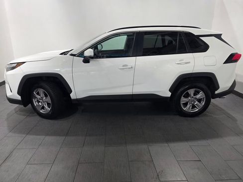 Used 2025 Toyota RAV4 XLE AWD/4WD image 2