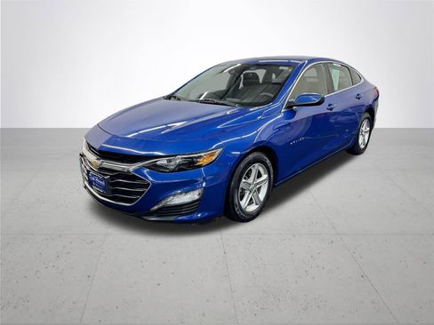 Used 2023 Chevrolet Malibu LT FWD image 2