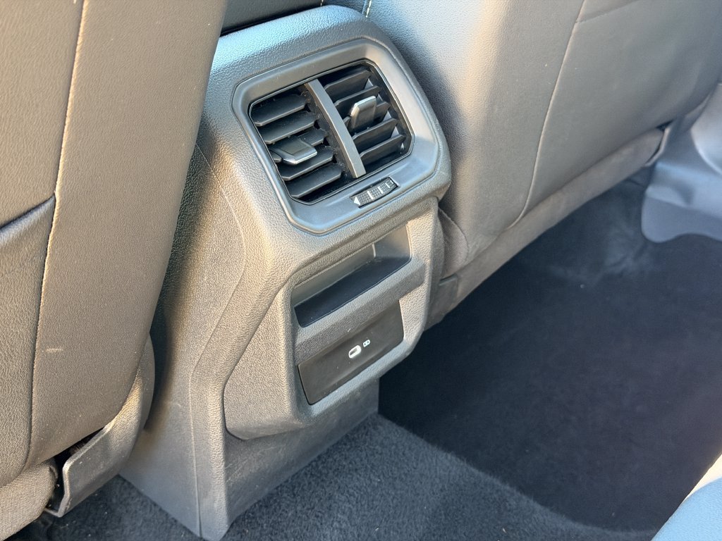 Certified 2023 Volkswagen Taos SE FWD image 25