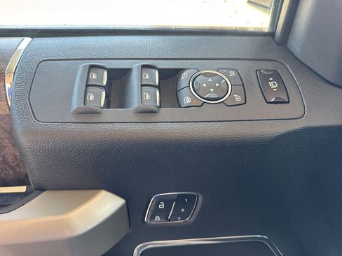 Used 2017 Ford F250 Lariat w/ Lariat Ultimate Package AWD/4WD image 32