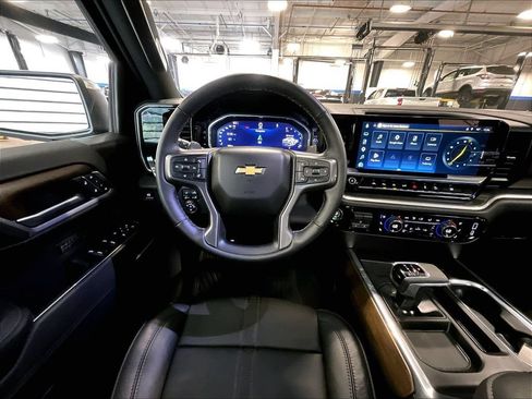 Used 2026 Chevrolet Silverado 1500 High Country w/ Technology Package AWD/4WD image 17