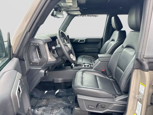 Used 2025 Ford Bronco Outer Banks AWD/4WD image 23