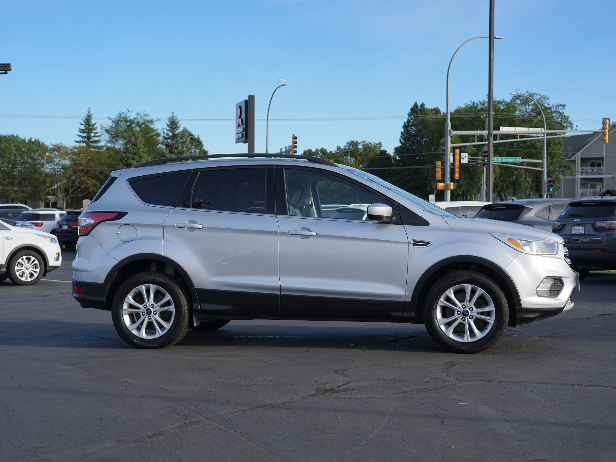Used 2018 Ford Escape SE AWD/4WD image 2