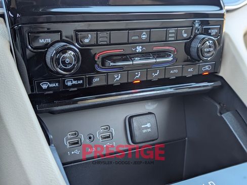 New 2025 Jeep Grand Cherokee L Limited w/ Trailer Tow Package AWD/4WD image 20