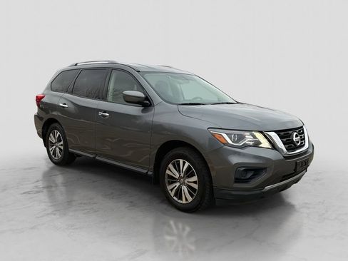 Used 2018 Nissan Pathfinder S image 3