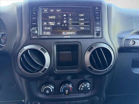 Used 2016 Jeep Wrangler Sport w/ Quick Order Package 24S AWD/4WD image 18