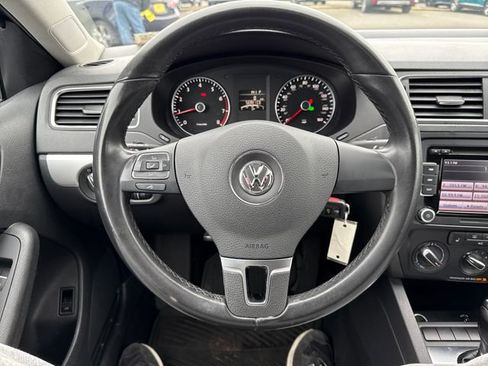 Used 2013 Volkswagen Jetta SE image 12