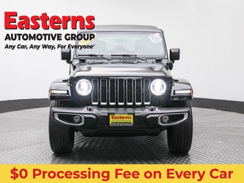 Used 2021 Jeep Wrangler Unlimited Sahara w/ Cold Weather Group AWD/4WD image 2