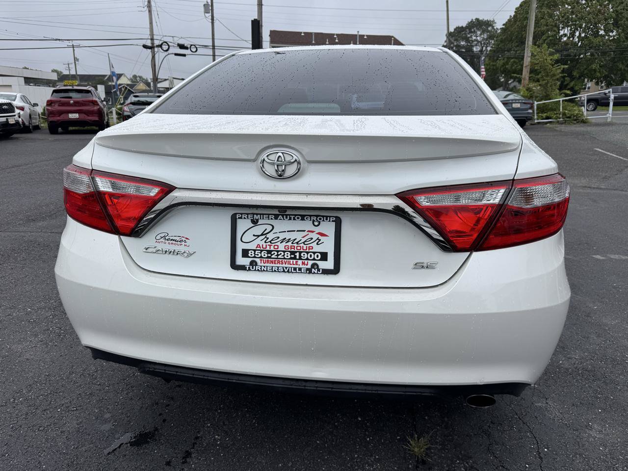 Used 2015 Toyota Camry SE FWD image 6