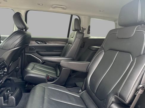 Used 2023 Jeep Grand Cherokee L Limited image 18