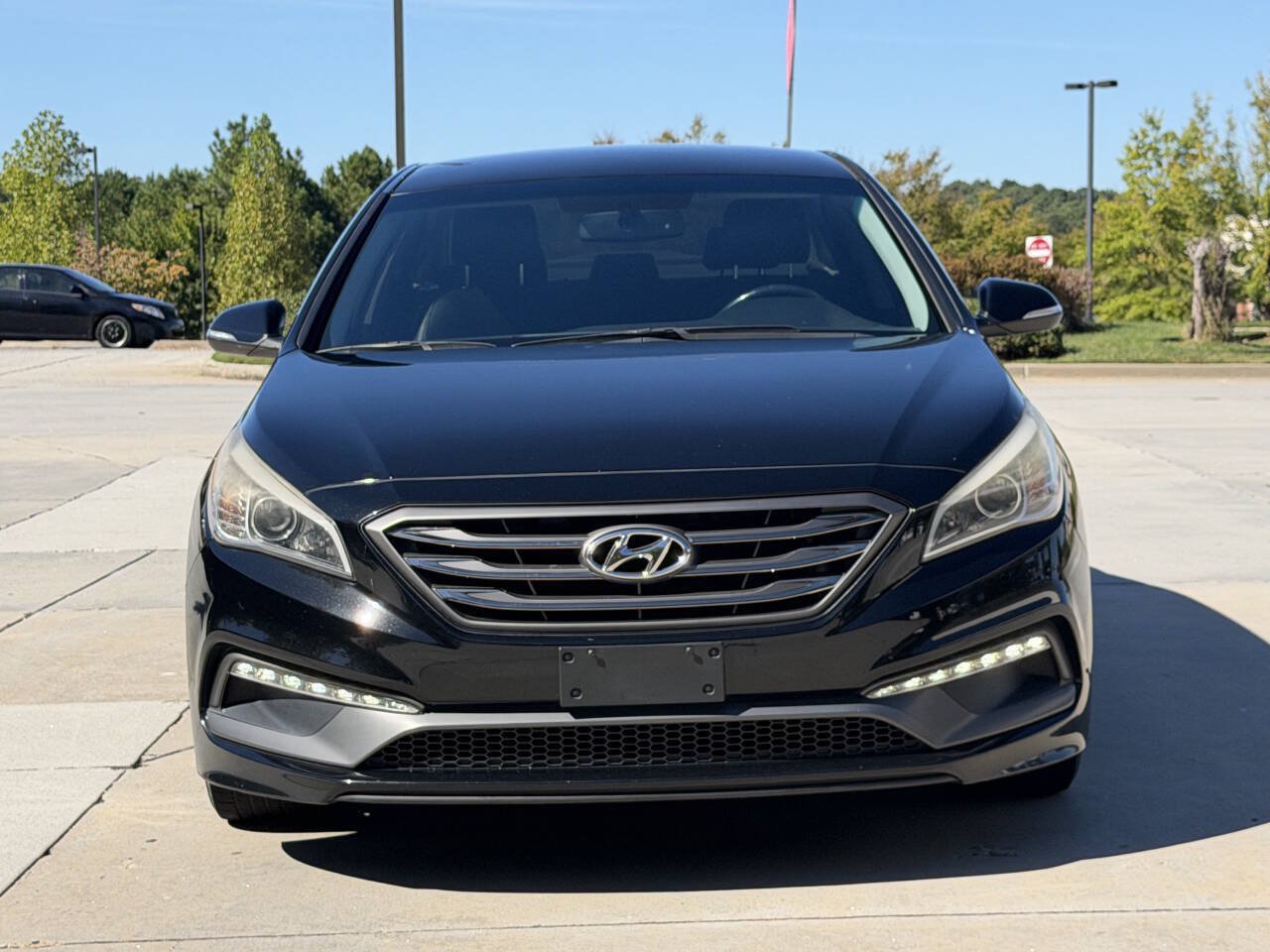 Used 2015 Hyundai Sonata Sport w/ Option Group 04 FWD image 2