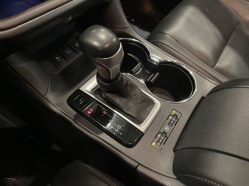 Used 2018 Toyota Highlander Limited image 19