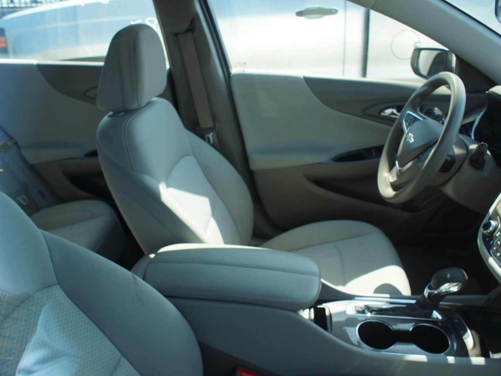 Used 2025 Chevrolet Malibu LT FWD image 5