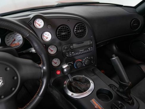 Used 2005 Dodge Viper SRT-10 w/ Copperhead Edition Group RWD image 19