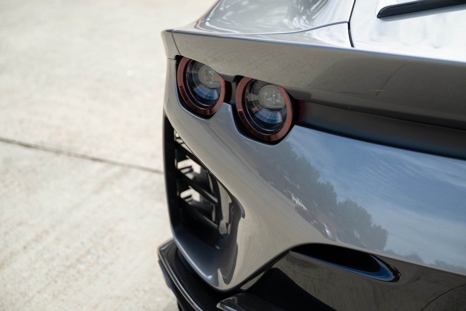 Used 2022 Ferrari 812 Competizione RWD image 27