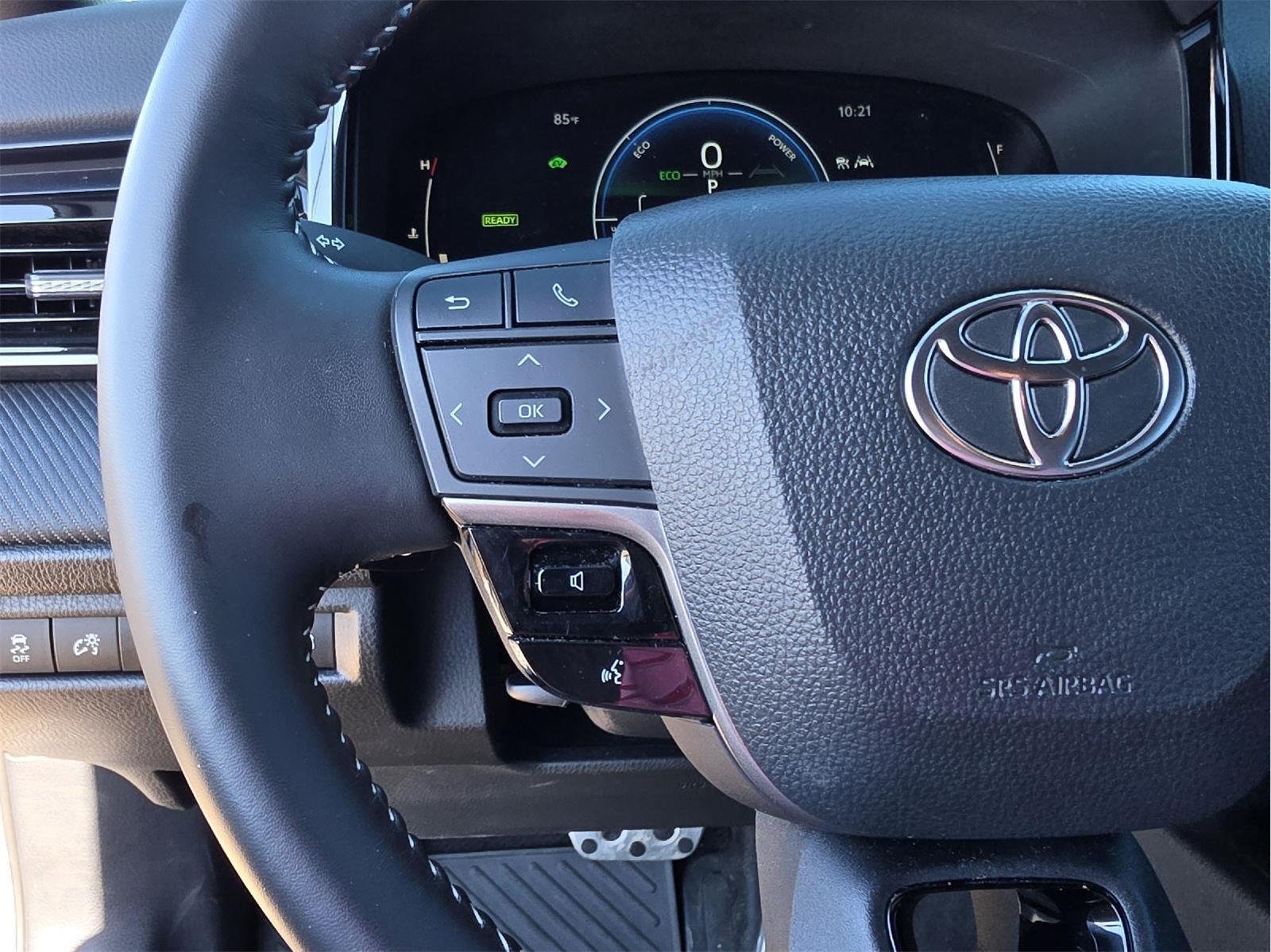 Used 2025 Toyota Camry SE FWD image 24