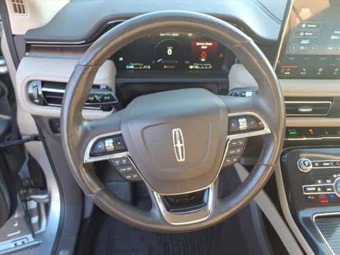 Used 2022 Lincoln Nautilus Reserve image 16