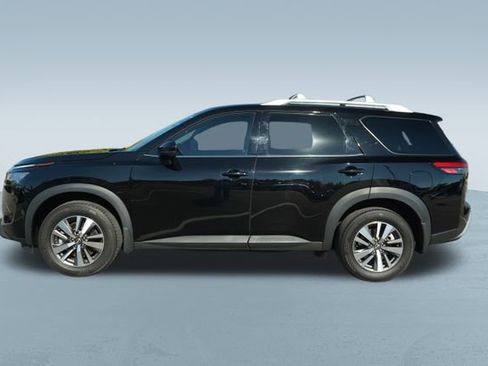 Used 2023 Nissan Pathfinder SL image 4