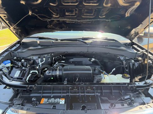 Used 2020 Ford Explorer XLT RWD image 24