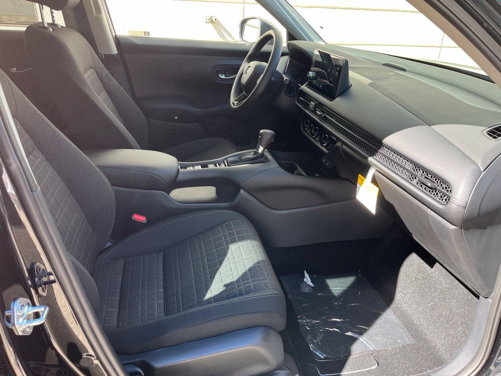 New 2027 Honda HR-V LX image 8