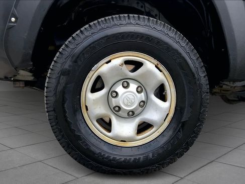 Used 2020 Toyota Tacoma SR AWD/4WD image 11