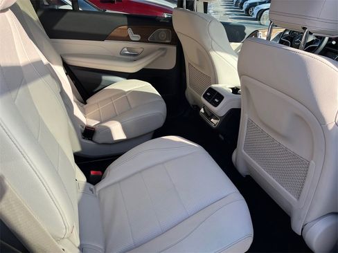 Certified 2025 Mercedes-Benz GLS 450 4MATIC image 18