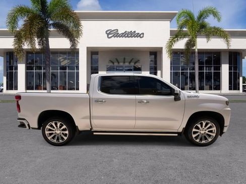 Used 2020 Chevrolet Silverado 1500 High Country w/ Technology Package RWD image 16