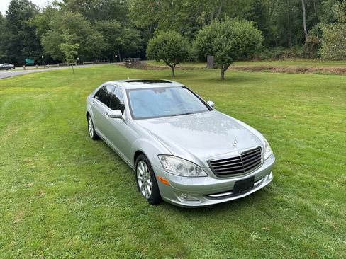 Used 2007 Mercedes-Benz S 550 4MATIC image 2