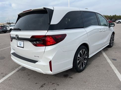New 2026 Honda Odyssey Elite image 3