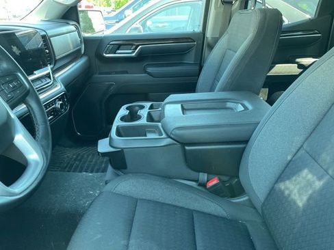 Used 2023 GMC Sierra 1500 SLE AWD/4WD image 2