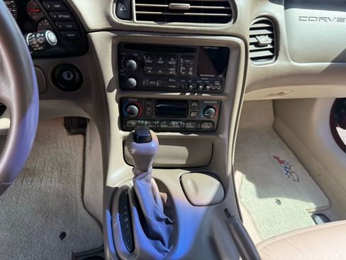 Used 2003 Chevrolet Corvette Coupe w/ Preferred Equipment Group image 22