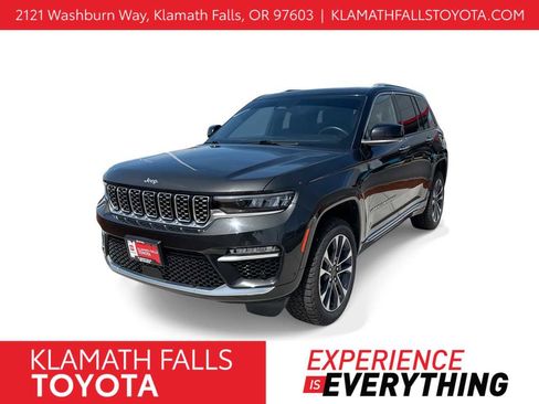 Used 2023 Jeep Grand Cherokee Summit w/ Luxury Tech Group V AWD/4WD image 1
