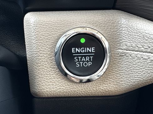 Used 2024 Ford Expedition Limited image 22