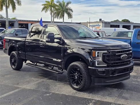 Used 2022 Ford F250 Lariat image 2