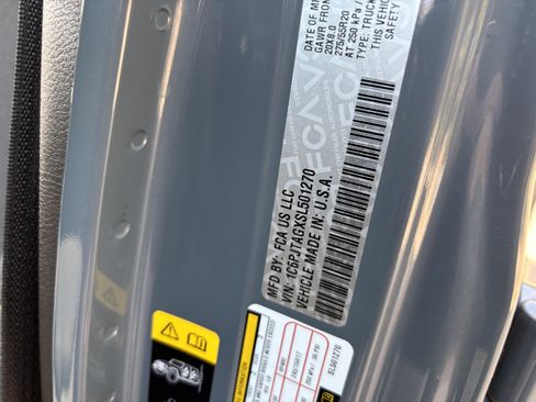 Used 2025 Jeep Gladiator Sport image 26