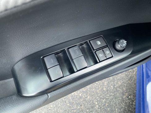 Used 2025 Toyota Camry SE image 13