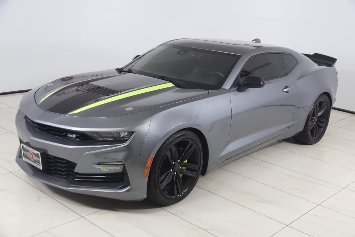 Used 2020 Chevrolet Camaro SS RWD image 24