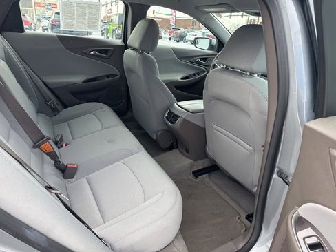 Used 2024 Chevrolet Malibu LT image 32